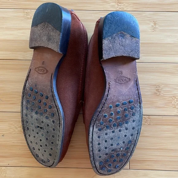 Tod’s Brick Red Driving Loafers, 9 - Picture 6 of 7